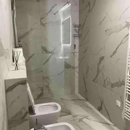 Apartman Modern, Spacious Near Centre